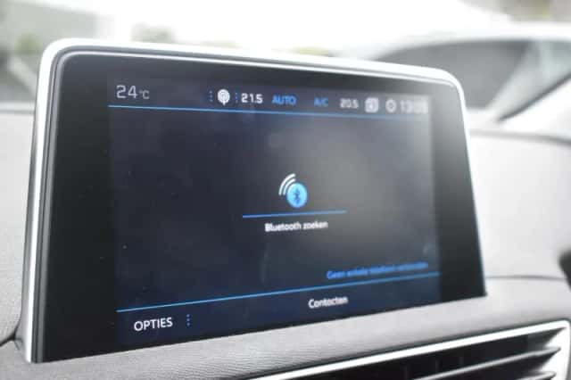 Peugeot 5008 (2018) thumbnail 36