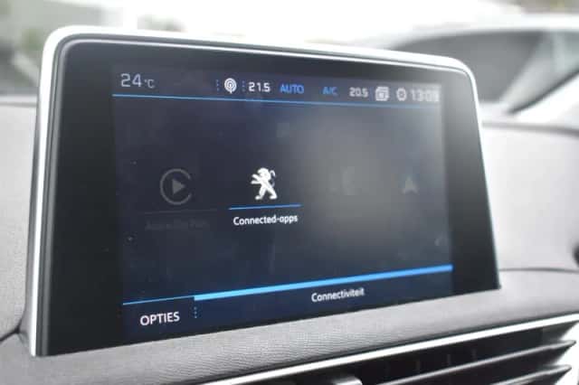 Peugeot 5008 (2018) thumbnail 38