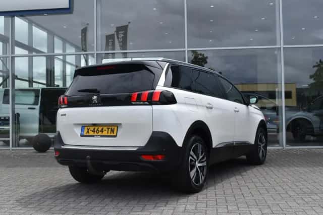 Peugeot 5008 (2018) thumbnail 5