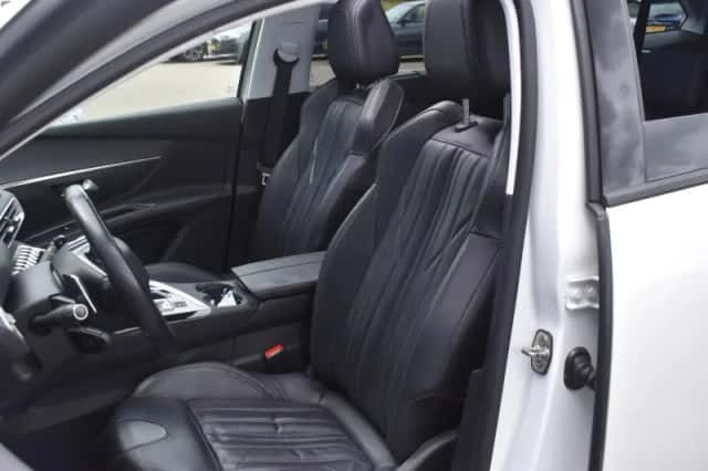 Peugeot 5008 (2018) thumbnail 49