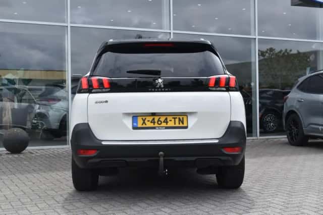Peugeot 5008 (2018) thumbnail 6
