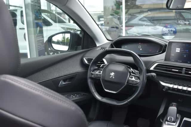 Peugeot 5008 (2018) thumbnail 57