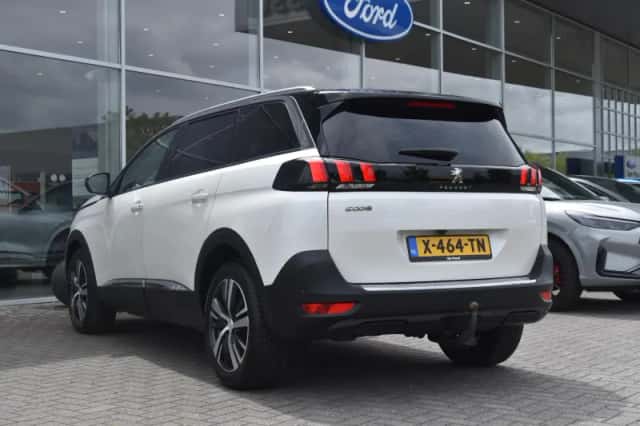 Peugeot 5008 (2018) thumbnail 7