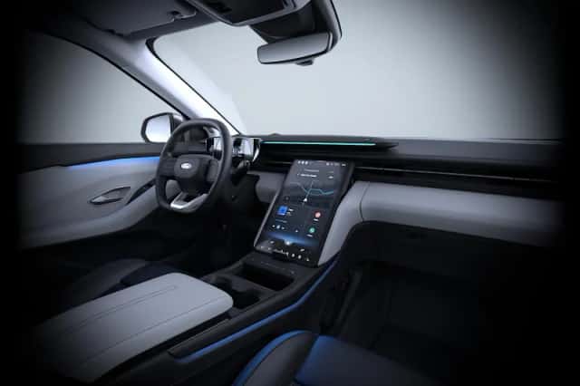 Ford Explorer (2026) thumbnail 3