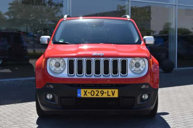 Jeep Renegade (2016) thumbnail 2
