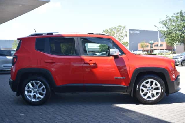 Jeep Renegade (2016) thumbnail 4