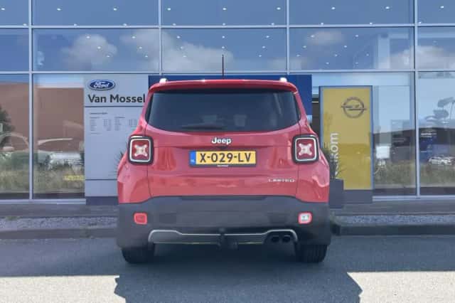 Jeep Renegade (2016) thumbnail 6