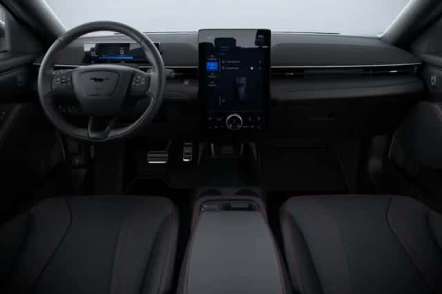 Ford Mustang Mach-E (2026) thumbnail 5