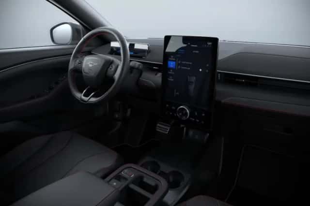 Ford Mustang Mach-E (2026) thumbnail 6