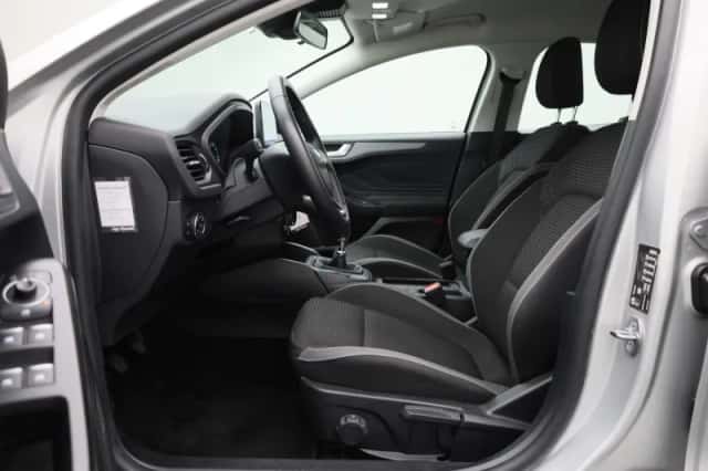 Ford Focus (2023) thumbnail 11