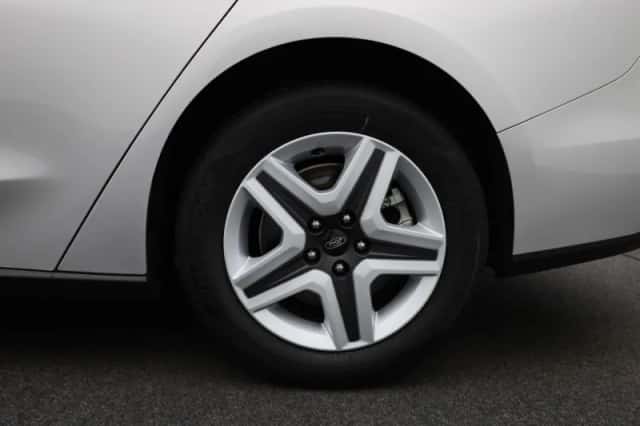 Ford Focus (2023) thumbnail 13