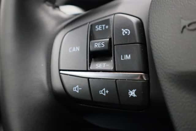 Ford Focus (2023) thumbnail 18