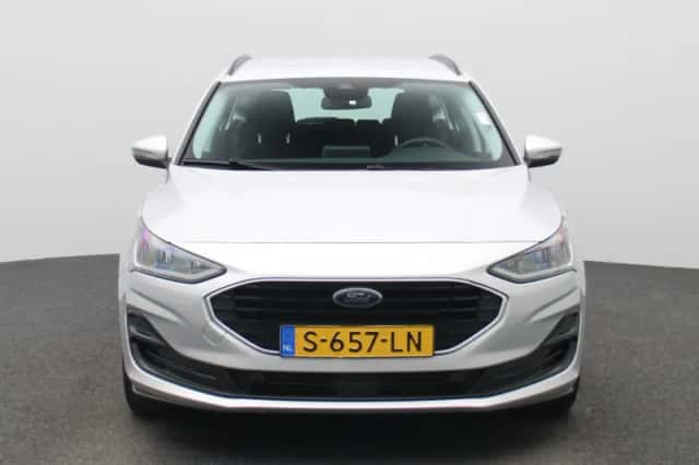 Ford Focus (2023) thumbnail 3