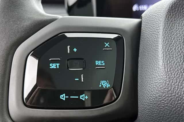 Ford Explorer (2025) thumbnail 6