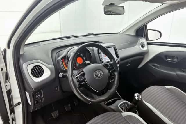 Toyota Aygo (2019) thumbnail 11