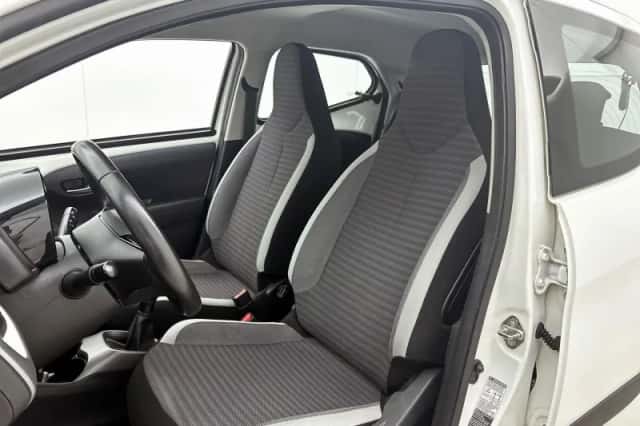 Toyota Aygo (2019) thumbnail 31