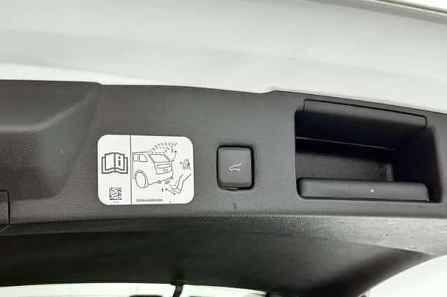 Ford Kuga (2020) thumbnail 24