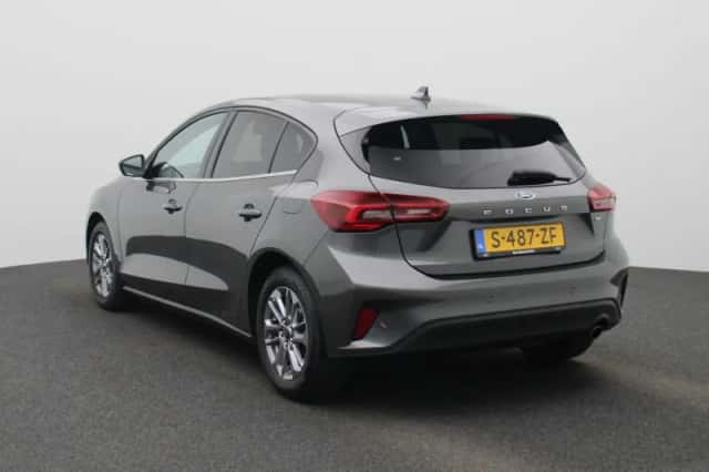 Ford Focus (2023) thumbnail 2