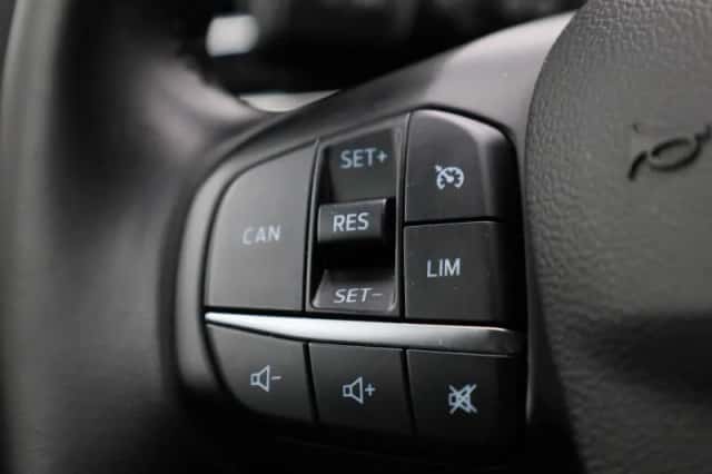 Ford Focus (2023) thumbnail 17