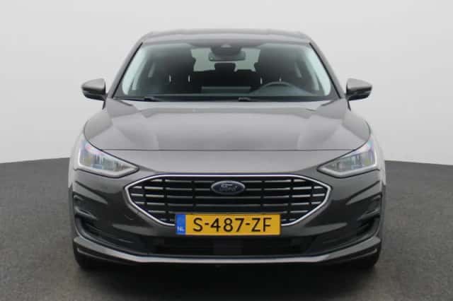 Ford Focus (2023) thumbnail 3