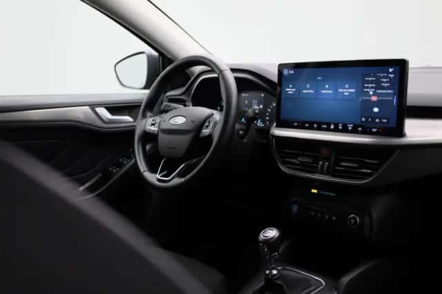 Ford Focus (2023) thumbnail 30