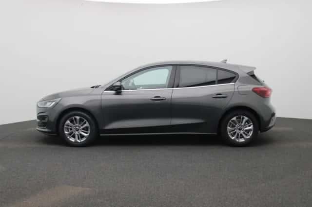 Ford Focus (2023) thumbnail 4