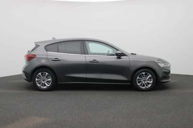 Ford Focus (2023) thumbnail 6