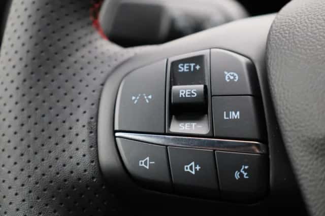 Ford Kuga (2025) thumbnail 18