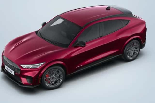 Ford Mustang Mach-E (2026) thumbnail 2