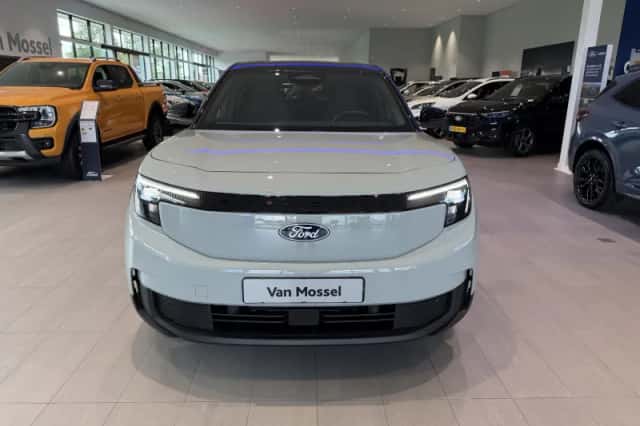 Ford Explorer (2026) thumbnail 2