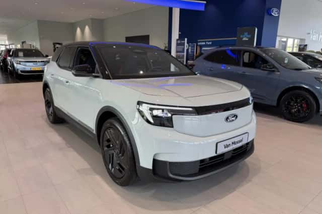 Ford Explorer (2026) thumbnail 3