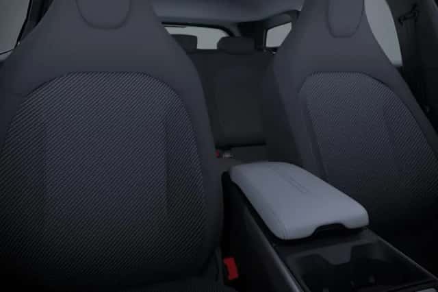 Ford Explorer (2026) thumbnail 6