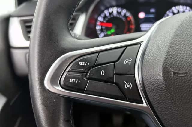 Renault Captur (2020) thumbnail 6
