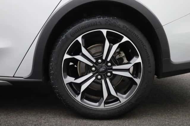 Ford Focus (2021) thumbnail 13