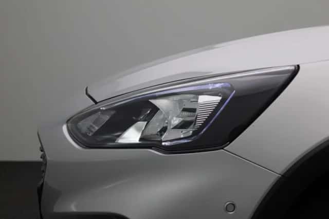 Ford Focus (2021) thumbnail 16