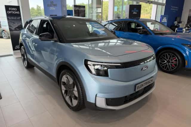Ford Explorer (2026) thumbnail 3