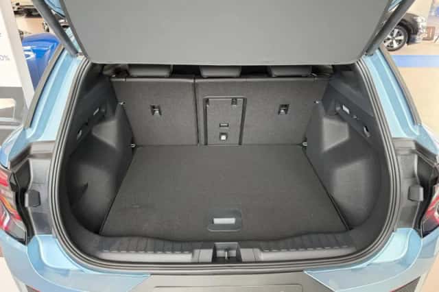 Ford Explorer (2026) thumbnail 6