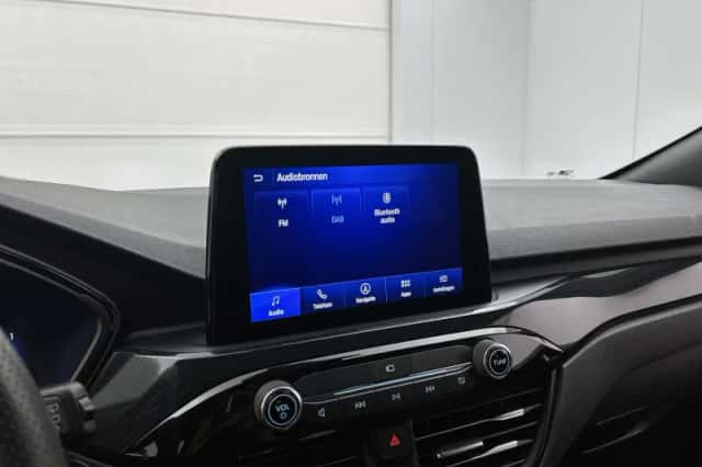Ford Kuga (2022) thumbnail 17