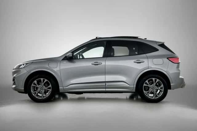Ford Kuga (2022) thumbnail 2