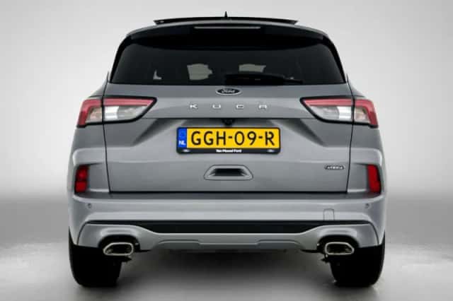 Ford Kuga (2022) thumbnail 3