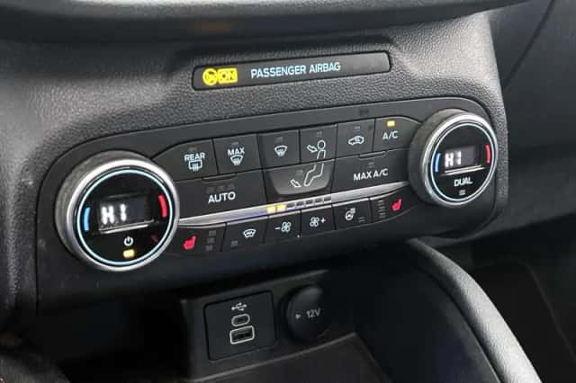 Ford Kuga (2022) thumbnail 23