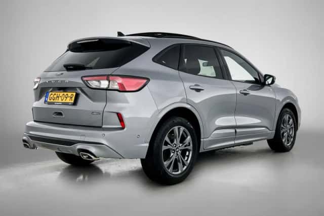 Ford Kuga (2022) thumbnail 4