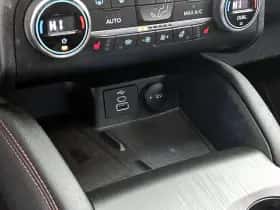 Ford Kuga thumbnail 38
