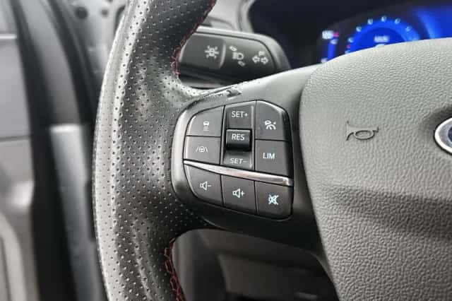 Ford Kuga (2022) thumbnail 6
