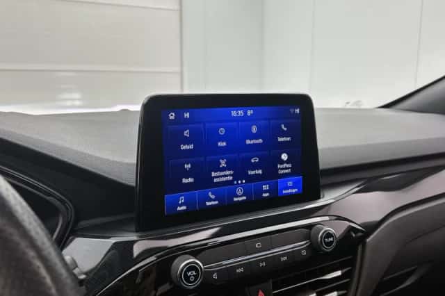 Ford Kuga (2022) thumbnail 7