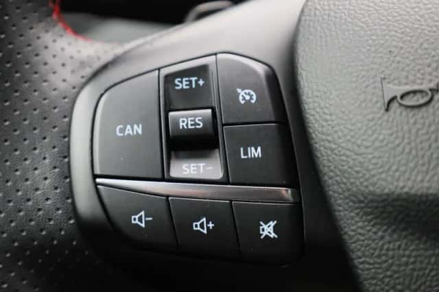 Ford Focus (2023) thumbnail 19