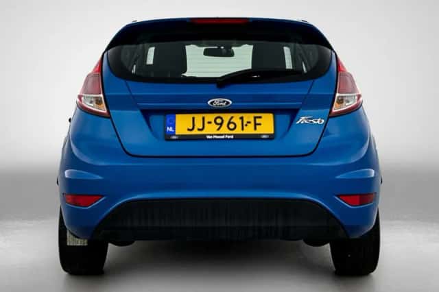 Ford Fiesta (2016) thumbnail 3