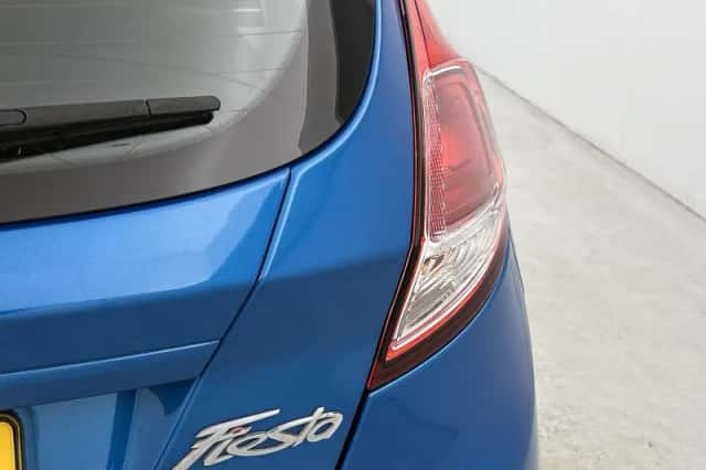 Ford Fiesta (2016) thumbnail 23
