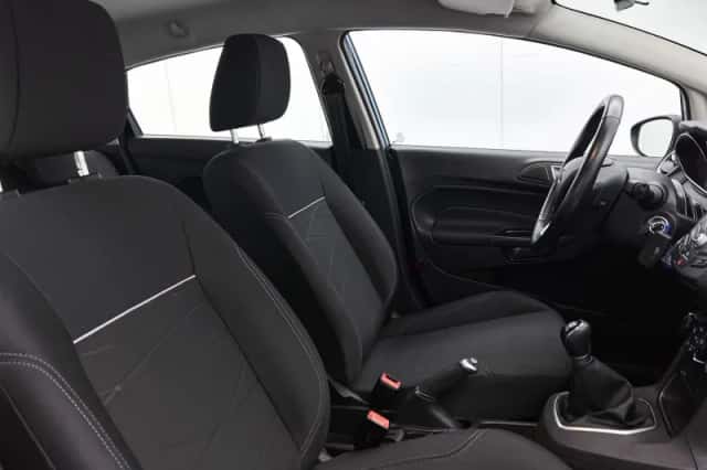 Ford Fiesta (2016) thumbnail 32