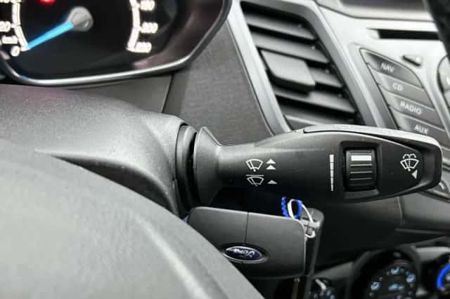 Ford Fiesta (2016) thumbnail 7